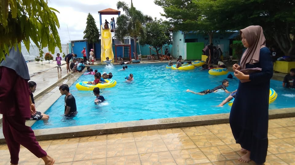 Kolam Renang Party Waterpark Desa Babakanjaya Kec Gabuswetan